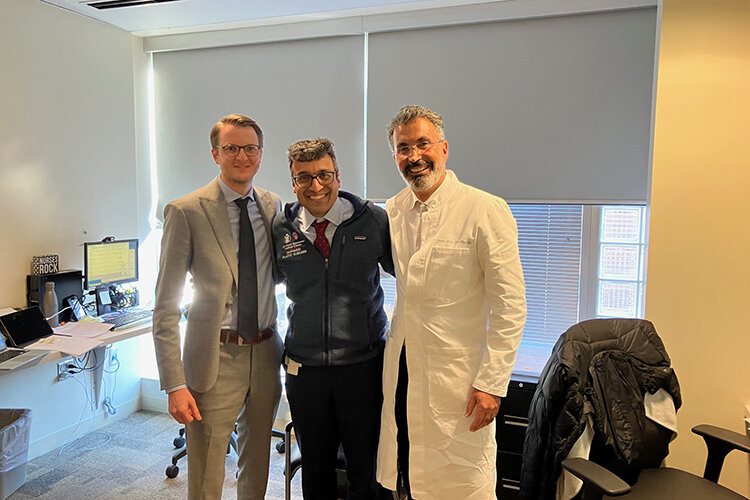 Dr. Kruppa und PD Dr. Ghods besuchten Prof. Dr. Singhal (Mitte) in Boston