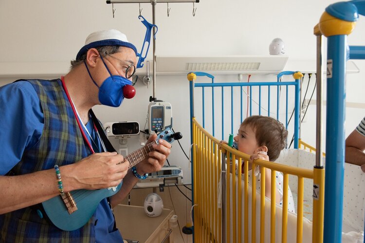 ROTE NASEN Clowns OP-Begleitung im Klinikum Westbrandenburg