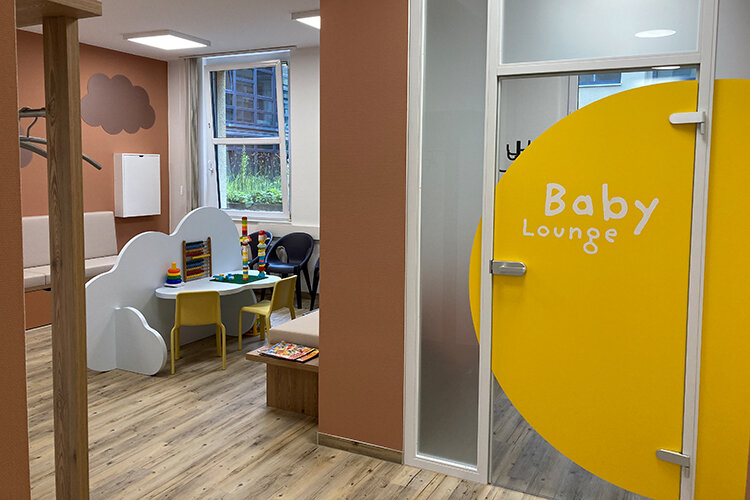 Wartezimmer und Baby Lounge in der Praxis für Kinder- und Jugendmedizin in Potsdam-Babelsberg