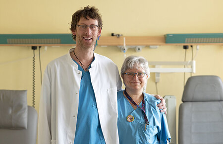 Dr. med. Matthias Paland und Irmgard Ptak der hämatologisch-onkologischen Ambulanz und Tagesklinik